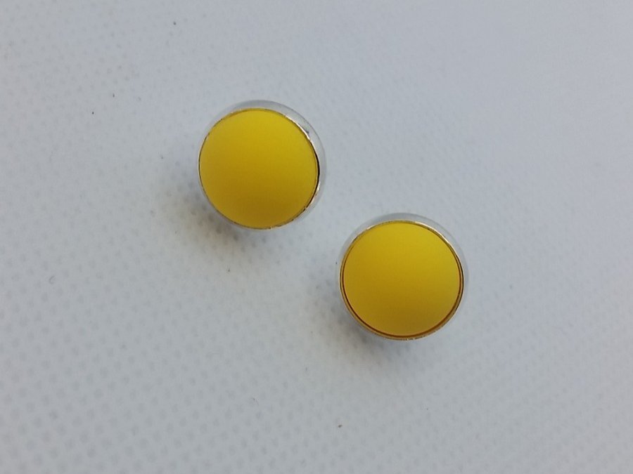 Stud Earrings Color Saffron-Silver