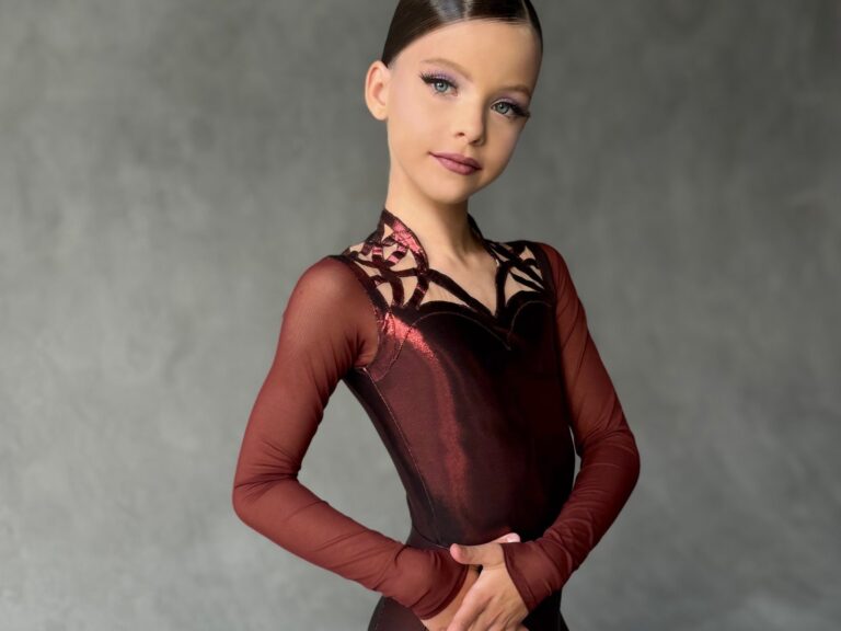 Juvenile Dress In Colour Espresso Stage Glow