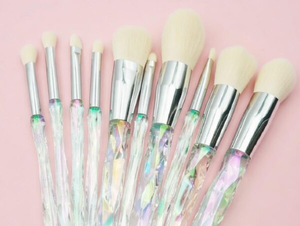 Glowii 10Pcs Clear Rainbow Crystal Makeup Brush Set
